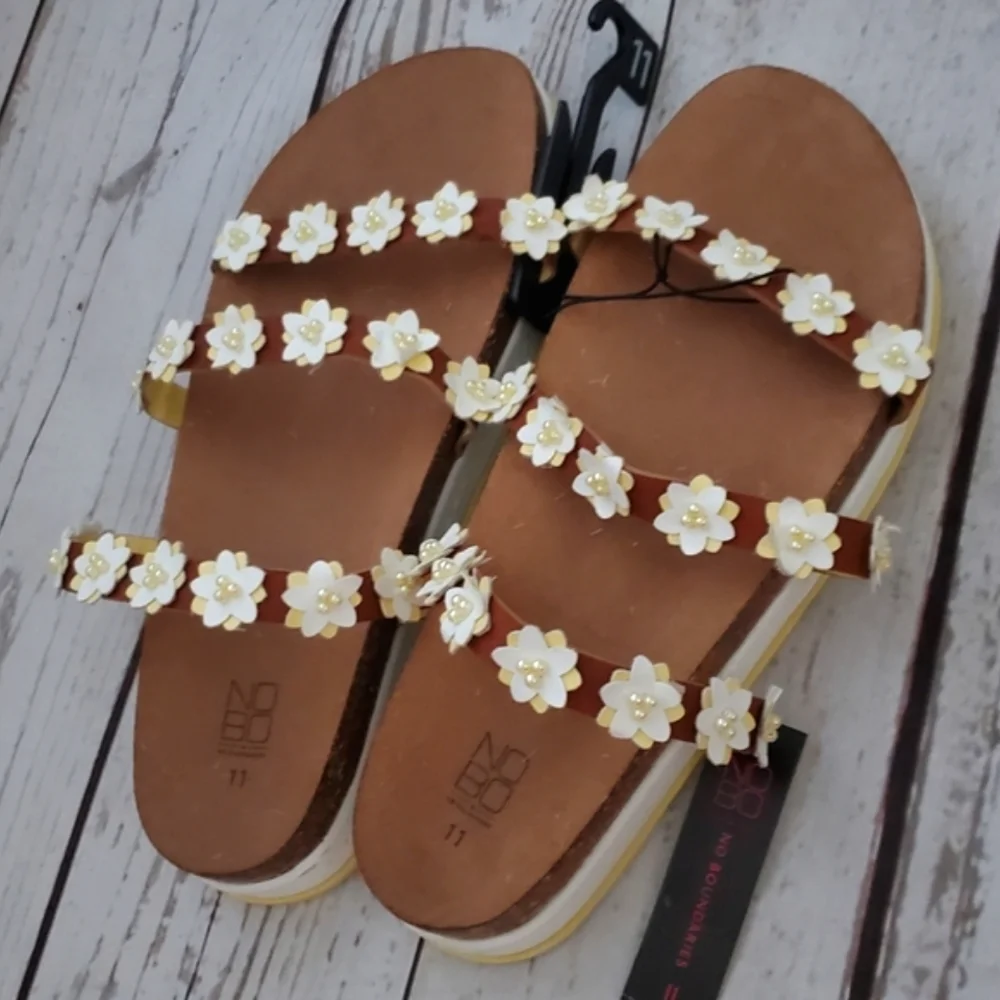 No Boundaries women's comfort foot bed sandals flowers, faux pearls yellow 11
